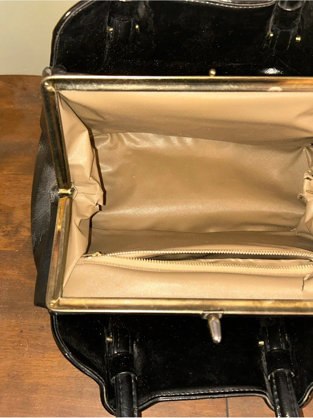 Vintage black handbag. See description!!